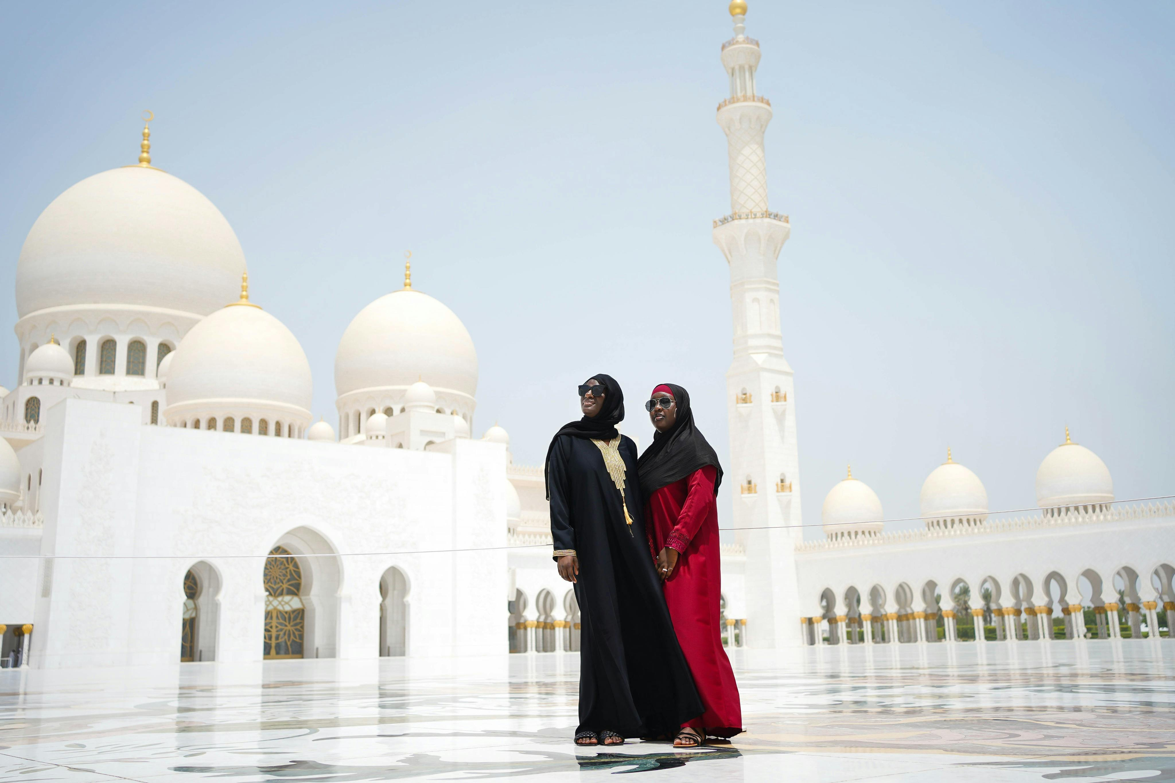 Grand Mosque, Royal Palace & Etihad Tower: Guided Tour from Abu Dhabi - Photo 1 of 15